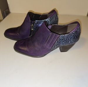 Elegant Women's Purple and Blue Ankle Boots.  Excellent Condition
